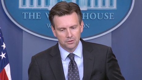 EE.UU. "no descarta ninguna opción" contra Assad