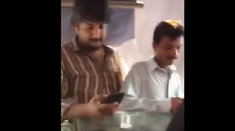 Para morir de risa: La broma más vieja del mundo llega a Pakistán… y se vuelve viral