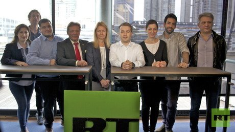 El ministro de Comunicaciones ruso visita la oficina de RT en Buenos Aires