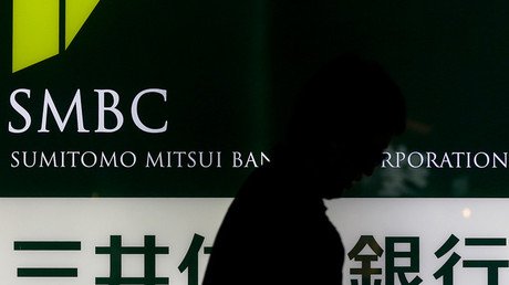 Un empleado de banca roba 1,9 millones de dólares "por amor"