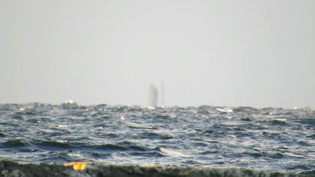 ¿Un barco fantasma, Fata Morgana o Jesús? Captan enorme silueta en lago de Michigan (VIDEO)