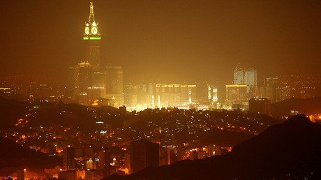 Arabia Saudita prohíbe a sus súbditos viajar a 6 países