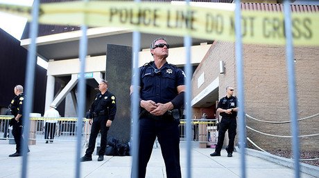 Tres muertos en un tiroteo en un restaurante jamaiquino de California