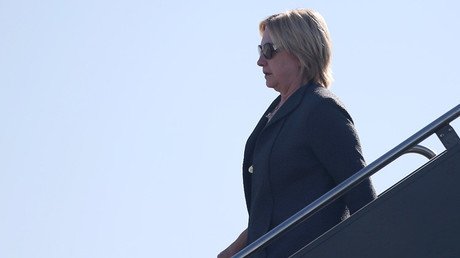 Asesora de Hillary Clinton: "Ella no sabe ni en qué planeta vivimos"