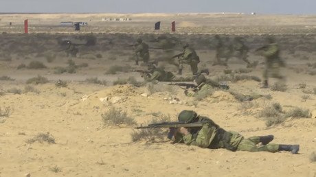 IMPRESIONANTE VIDEO: Primeras imágenes de los entrenamientos de paracaidistas rusos en Egipto