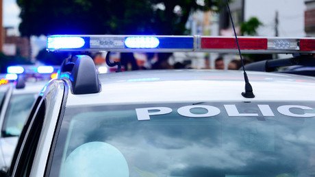 Una mujer armada dispara a tres adolescentes durante un atraco en EE.UU. (VIDEO)