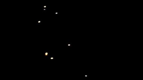 ¿El regreso de las famosas 'Luces de Phoenix'? Avistan una serie de ovnis en Arizona (VIDEO)