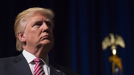 Trump: Los nuevos correos de Clinton esconden un "delito atroz"