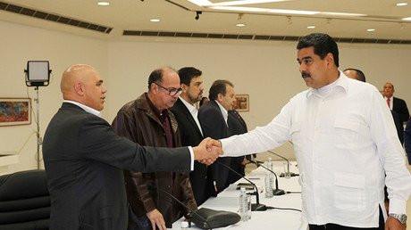 Arranca el diálogo en Venezuela: Gobierno y oposición se sientan para aplacar tensiones