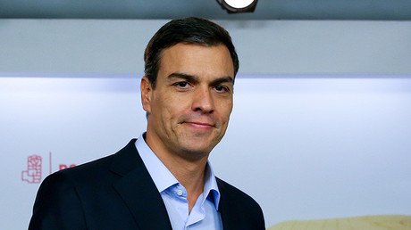 Pedro Sánchez acusa a los poderes financieros y mediáticos de presionar para mantener a Rajoy