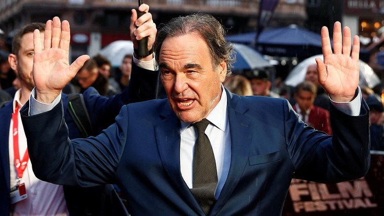 Oliver Stone sobre las elecciones en EE.UU.: "¿Qué les hace pensar que Clinton no es peligrosa?"