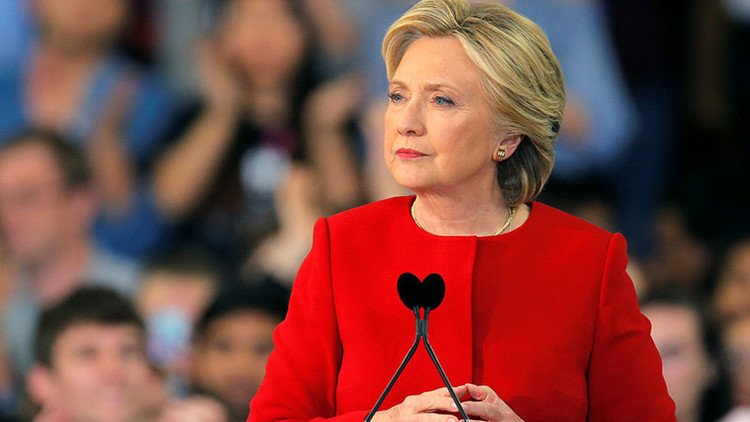 La jefa de campaña de Trump no descarta que se designe un fiscal especial para Hillary Clinton