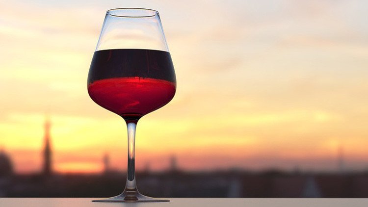 Esta es la razón  por la que deberías tomar un vaso de vino antes de fumar