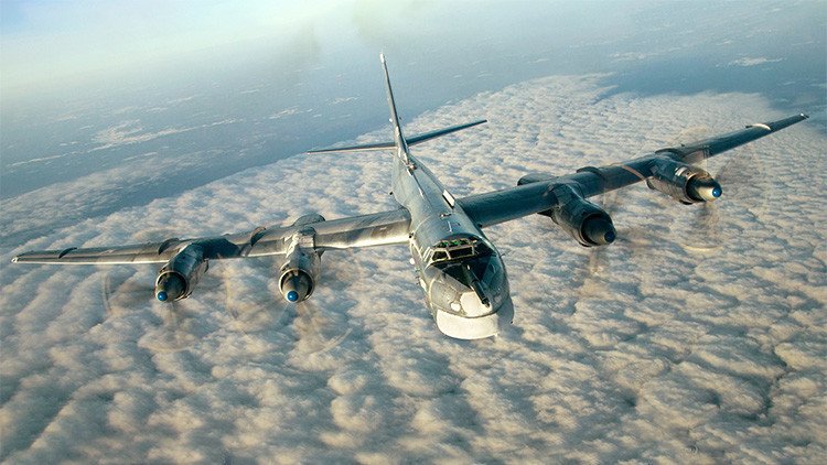 Bombarderos estratégicos rusos lanzan un ataque con misiles en Siria