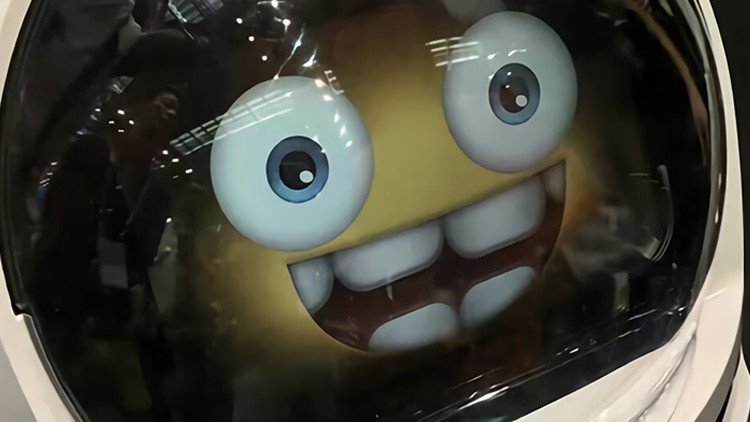 La rebelión de 'la maquinita': Un robot similar a R2-D2 ataca a un hombre y rompe un mostrador 