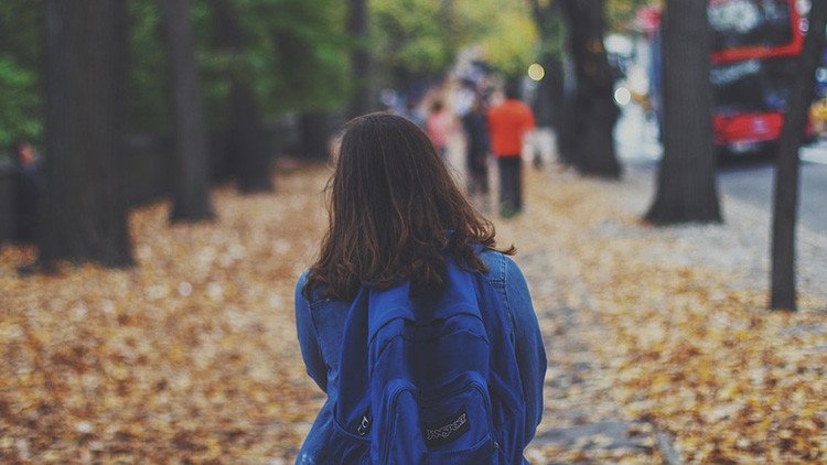 "Sus padres tienen que irse": Un maestro de EE.UU. asusta a sus alumnos latinos con la deportación 
