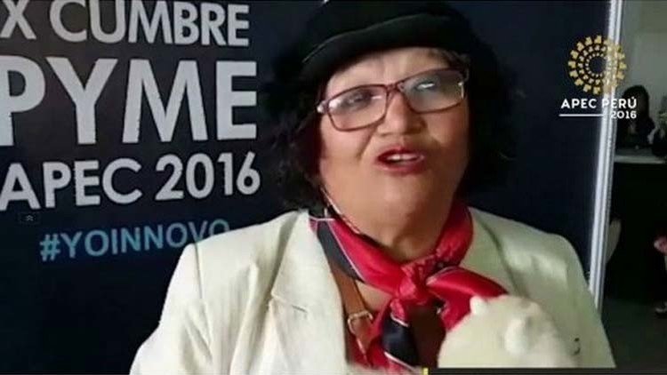 Una peruana pretende regalarle un suéter a Putin pero la Policía la detiene