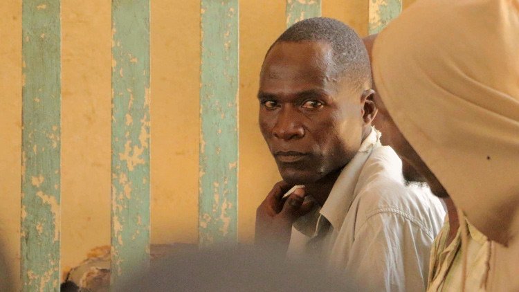 El 'hombre hiena', que tuvo sexo con más de cien niñas, es condenado a tres años de cárcel