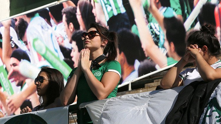 Una petición del piloto del avión que llevaba al equipo Chapecoense fue rechazada por Brasil