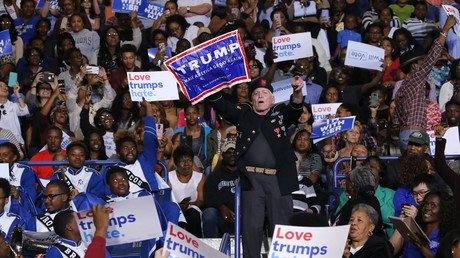 Un veterano del Ejército partidario de Trump interrumpe un discurso de Barack Obama (VIDEO)