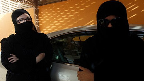 "Es como vivir esposada": las mujeres de Arabia Saudita relatan su calvario cotidiano