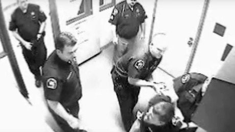 Indemnizarían con 36 millones de dólares a una víctima de la brutalidad policial en EE.UU.