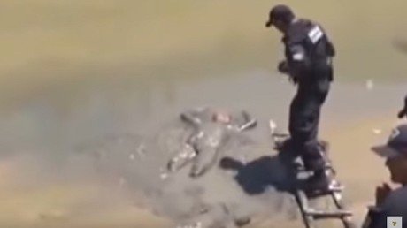 'Ese muerto está muy vivo': insólito hallazgo en un pantano sorprende a rescatistas