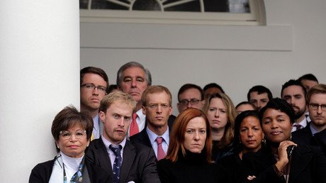 Las fotos del equipo de Obama durante su discurso de felicitación a Trump arrasan en la Red