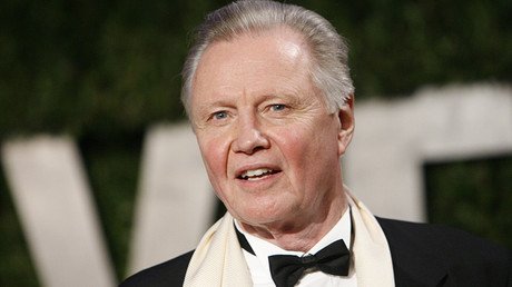 El padre de Angelina Jolie insta a Trump a no tardar en la construcción del muro con México