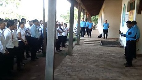 VIDEO: Escuela boliviana elimina una alusión a España del himno de una ciudad 