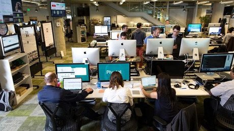 9:06 es la hora exacta para empezar a trabajar en esta empresa exitosa, y ni un minuto antes