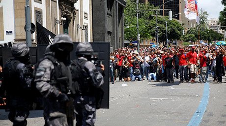 "No tienen ni dinero para ir al trabajo": los funcionarios brasileños "pasan hambre"