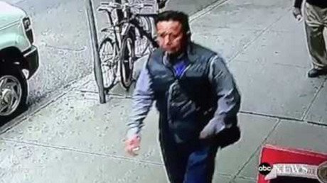 Video: Roba en Nueva York un cubo con oro valorado en 1,6 millones de dólares