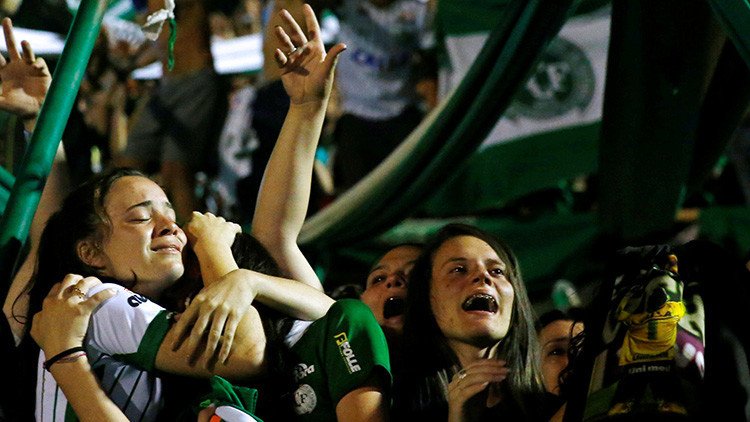 Las esposas de los futbolistas del Chapecoense se tatuaron algo 'premonitorio' antes de la tragedia