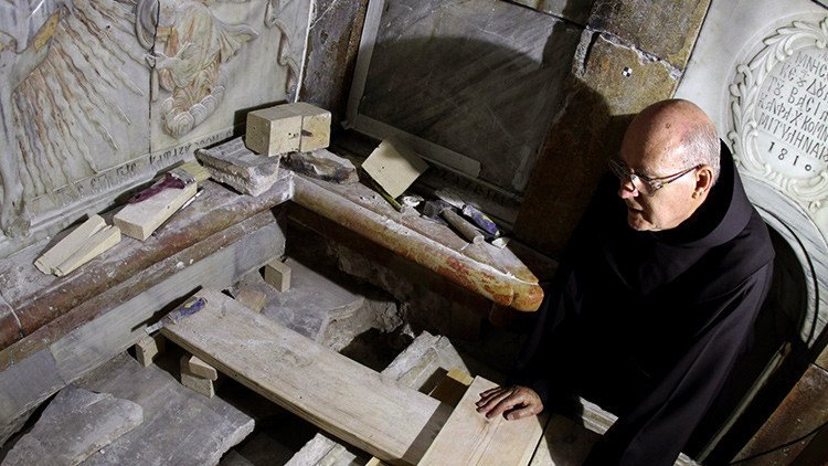 La histórica apertura de la tumba de Cristo nos deja una inquietante duda