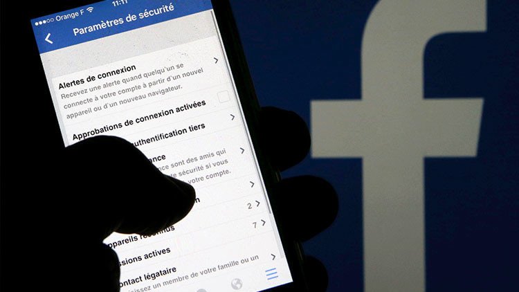 ¡Cuidado! Facebook puede publicar sus fotos antiguas sin advertencia alguna