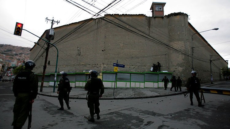 Ojo por ojo: Reos propinan una mortal golpiza a un boliviano que mató a su hija de 7 años