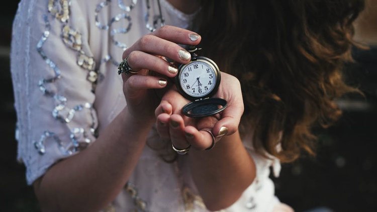 ¿Por qué el tiempo 'vuela' cuando nos divertimos y se 'detiene' cuando estamos aburridos?