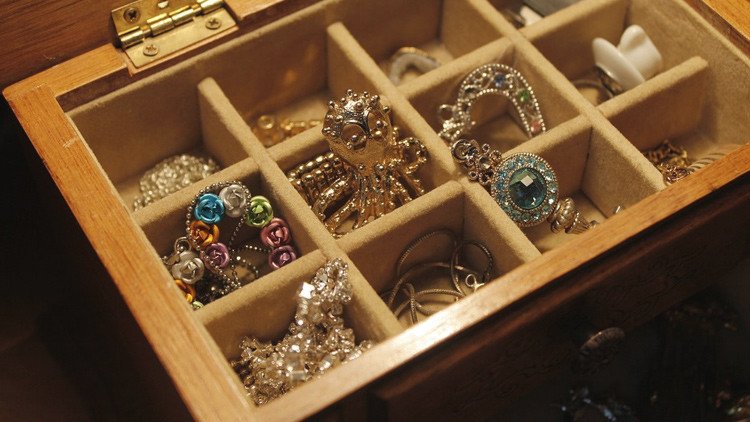 Hallan un anillo de la época medieval en el mítico bosque de Robin Hood (FOTO)