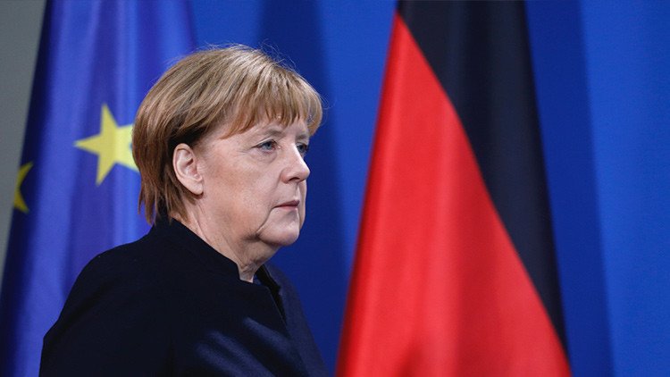 Merkel califica de "atentado" el ataque en el mercado navideño de Berlín