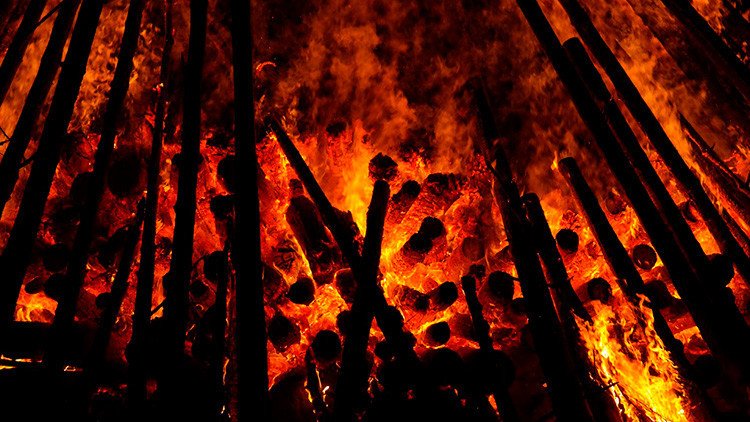 Los conspirativos demonizan la CERN: Su experimento de antimateria reveló "el infierno en la Tierra"