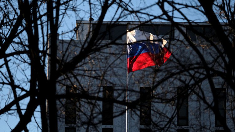 WikiLeaks sobre las sanciones de Obama a Rusia: "Podría ser una violación de la Convención de Viena"