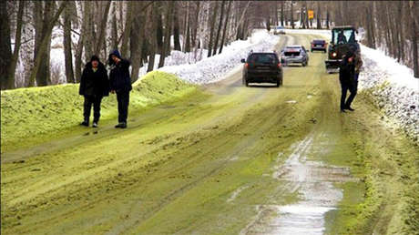 La nieve adquiere un extraño color verde en una ciudad rusa (VIDEO, FOTOS)
