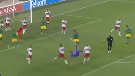 ¿Gol del año? Épico tanto de chalaca de un portero en el tiempo añadido