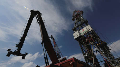 México recibe 2.650 millones de dólares por coberturas petroleras 