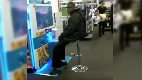 Juega cada día a una consola en un centro comercial... y recibe el regalo de su vida