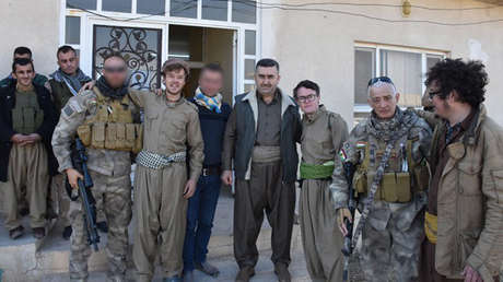 El increíble viaje de dos irlandeses borrachos hasta el frente de combate iraquí