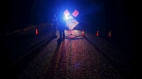 EE.UU.: Un hombre armado hiere a un policía en la cabeza y se atrinchera en medio de un tiroteo