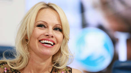 Pamela Anderson: "Estaría encantada de obtener el pasaporte ruso"