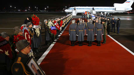 Moscú despide al embajador ruso asesinado en Turquía a manos de un terrorista